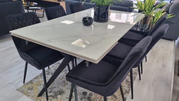 ⁦שולחן קרמי כולל 6 כסאות⁩ – תמונה ⁦5⁩